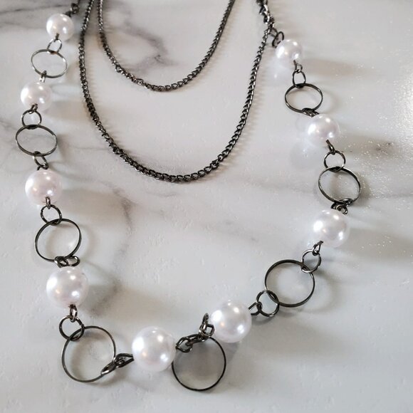 Silver Tone & Faux Pearls Necklace & Earring Set NEW - Picture 4 of 15